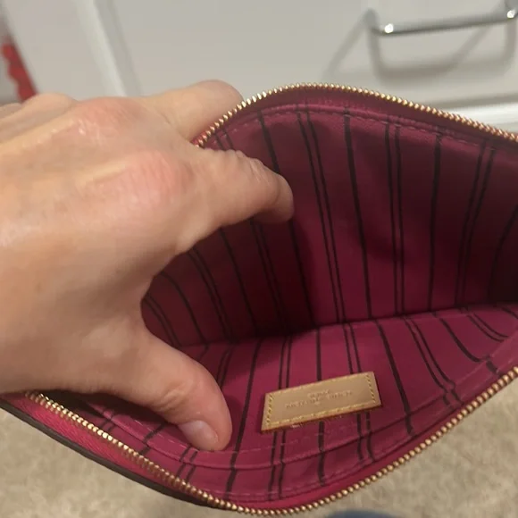 Authentic Louis Vuitton Monogram Neverfull Pochette - Picture 7 of 9